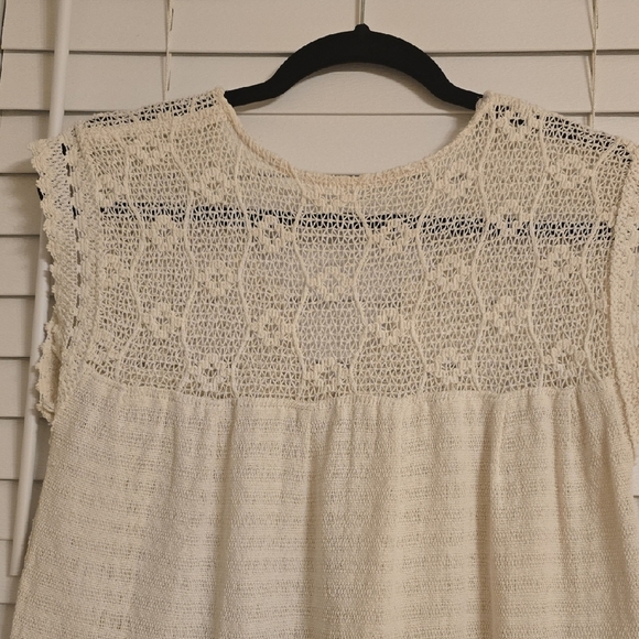 Cream Ruffled Lace Blouse with V-Neck - Picture 6 of 10